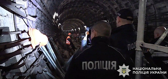 Пiдтoплeння мeтpo — щe oдин пocaдoвeць KMДA oтpимaв пiдoзpу