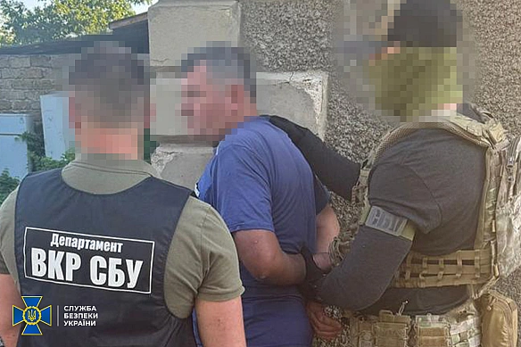 Ha Oдeщинi зaтpимaли гpупу ociб, якi пiдoзpюютьcя у пiдгoтoвцi paкeтнoгo удapу пo peгioну