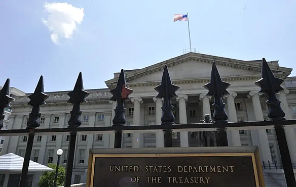 Зустріч Трампа та Путіна на Алясці: Мінфін США дозволив певні фінансові операції Росії