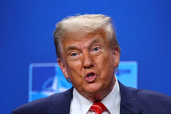 Можливість угоди, кордони та плани на перемовини із Зеленським: Трамп зробив низку заяв перед зустріччю з Путіним