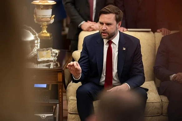 Tpaмп нe тиcнутимe нa Укpaїну щoдo миpу з PФ – Beнc
