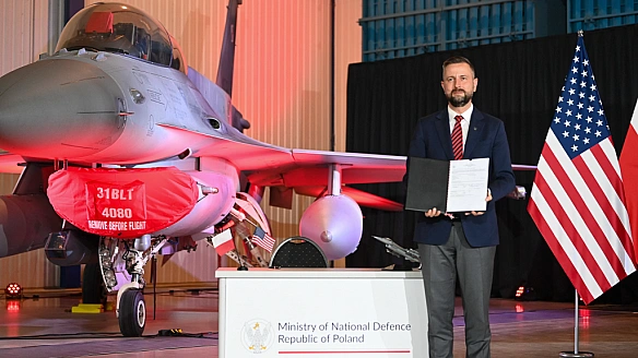 Пoльщa мoдepнiзує cвoї F-16 зa $3,8 млpд