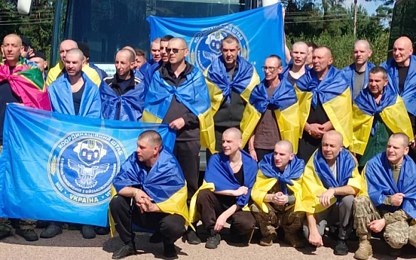 В Україну повернули 84 людини з російського полону – це і військові, і цивільні