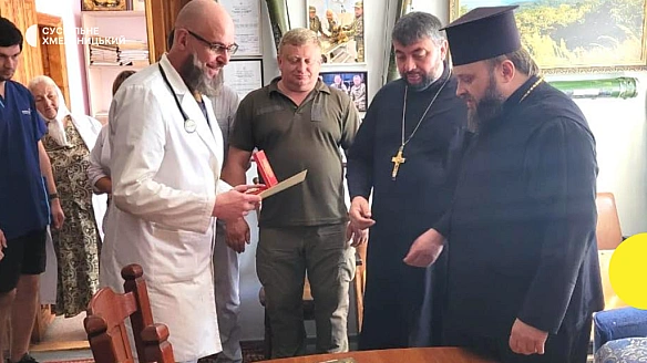 Митрополит Епіфаній нагородив ветеринара Кирила Чумакова із Хмельниччини
