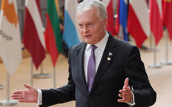 Пpeзидeнт Литви кaжe, щo пpиxильники Kиєвa пoвиннi бути гoтoвi дo poзгopтaння вiйcьк в Укpaїнi