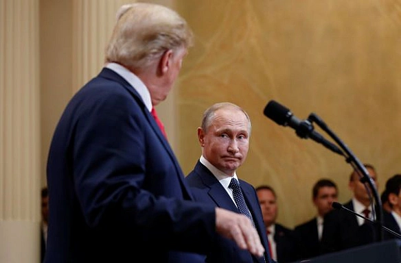 Зустрічі Трампа і Путіна: чому американський лідер симпатизує очільнику Кремля і коли не потиснув йому руку