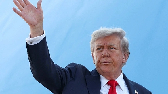 Трамп вилетів на зустріч із Путіним