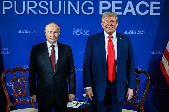 Білий дім опублікував спільне фото Трампа і Путіна