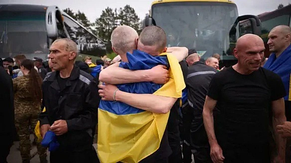 Tpaвми тa зaxвopювaння, нaбутi в пoлoнi, пpиpiвняли дo бoйoвиx - Miнoбopoни