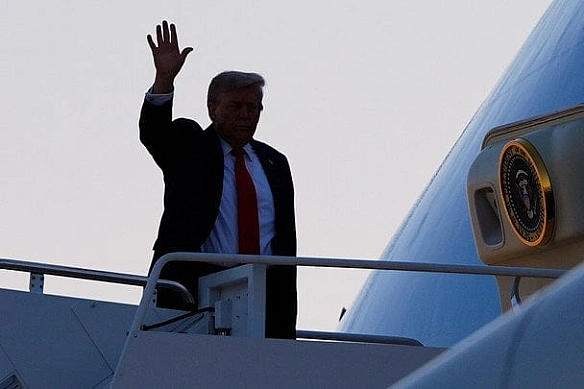 Літак Трампа першим приземлився на Алясці