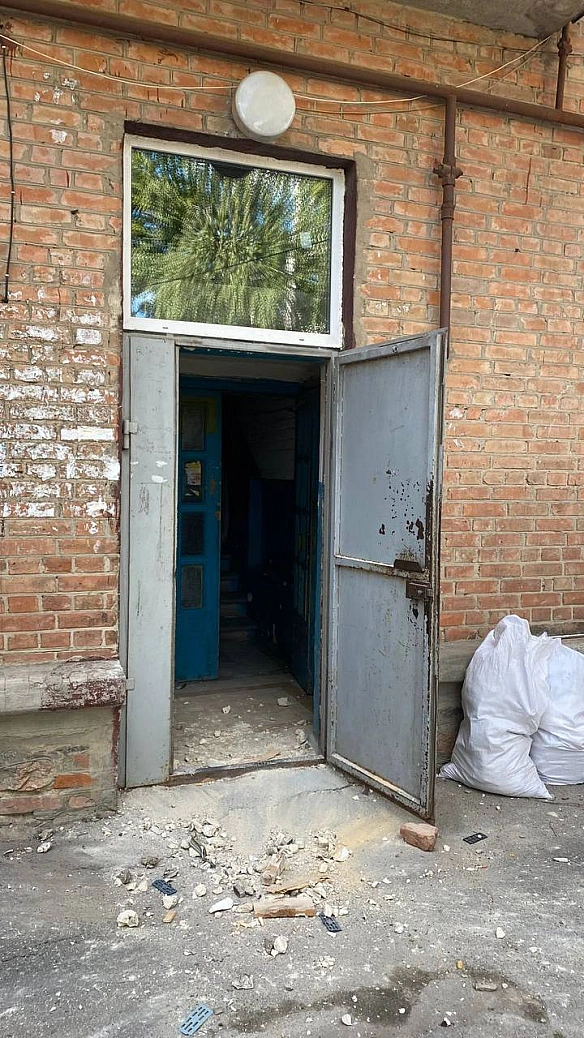 У Полтаві завершують заміну вікон у будинках, які постраждали через обстріл РФ у ніч на 23 квітня