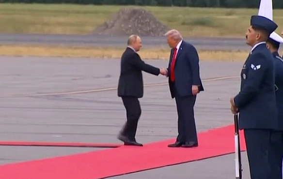 Трамп і Путін зустрілися