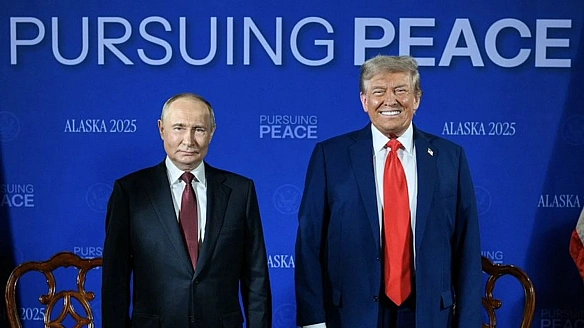 Трамп і путін розпочали переговори на Алясці