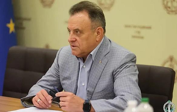 Керівника секретаріату КС звинувачують у нелегітимному перебуванні на посаді