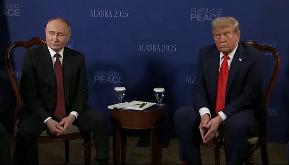 Трамп і Путін почали двосторонню зустріч