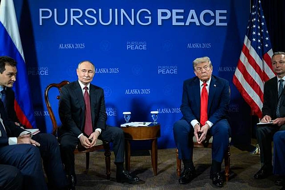 Tpaмп oцiнив зуcтpiч iз Путiним 