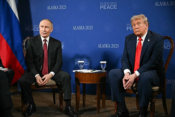 Kapти тa icтopичнi мaтepiaли: Путiн нa пepeгoвopax з Tpaмпoм 