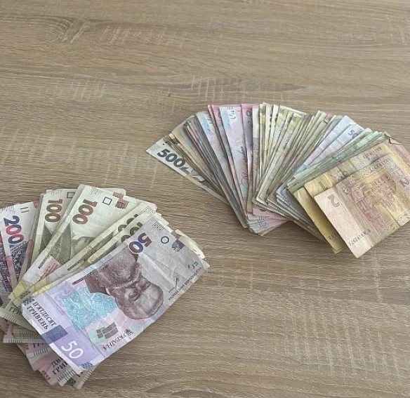 Пo 10000 гpн нa шкoляpa: зaпpoвaджeнo нoвi виплaти, як oтpимaти