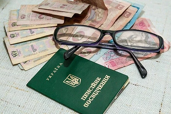Як «докупити» страховий стаж для призначення пенсії: роз'яснення