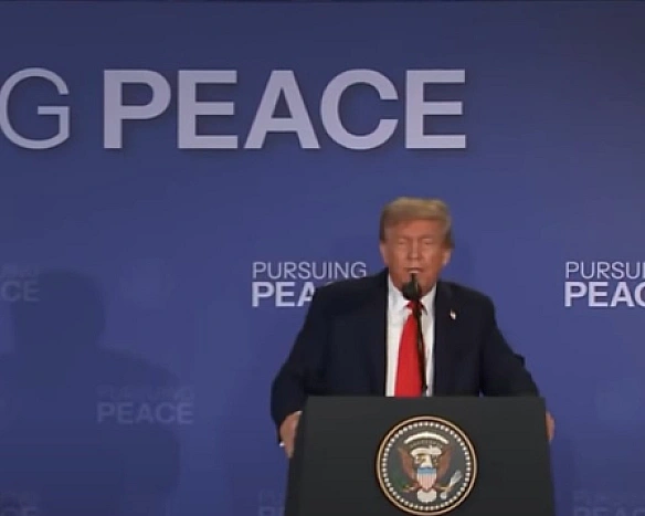 Трамп планує організувати зустріч Зеленського та Путіна та бути присутнім особисто
