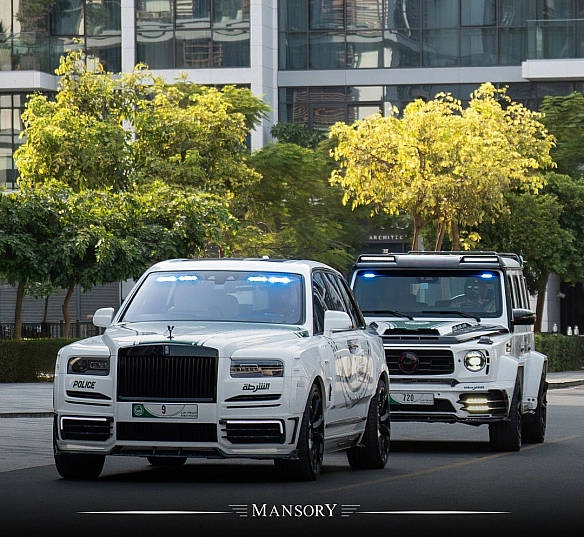 Як олігархи: патрульна поліція пересіла на Rolls-Royce та 720-сильний 