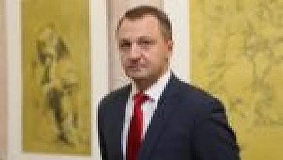 У Прилуках дівчата влаштували танці під пісню російською на Алеї пам’яті загиблим героям: поліція проводить перевірку
