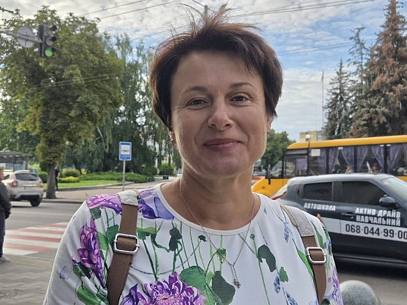 Не згодні з підсумками відбору на посаду директора ліцею №34: у Житомирі відбувся мітинг вчителів та батьків учнів
