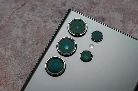 Samsung представила технологію Metalens для зменшення товщини камер смартфонів