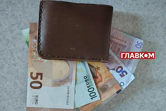 Курс валют на 18 серпня: скільки коштують долар та євро
