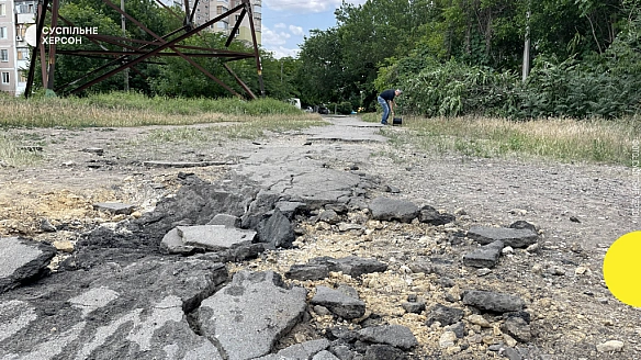 Дрон армії РФ атакував чоловіка у Херсоні: його ушпиталили