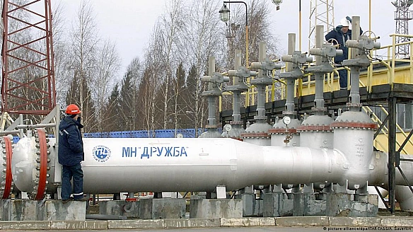 Нафтопровід 