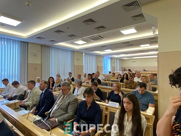 Засідання щодо санкцій РНБО проти Порошенка: суд оголосив перерву для ознайомлення з доказами