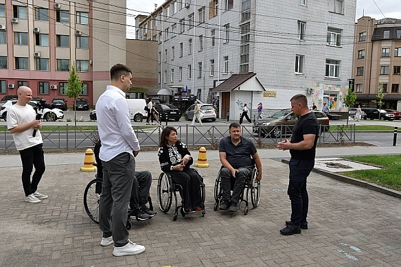 Вперше в Україні: в Рівному запустили інклюзивний маршрут, побудований за кошти приватних інвесторів