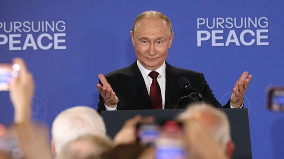 ЗМІ: Путін пропонував Трампу зустріч із Зеленським у Москві