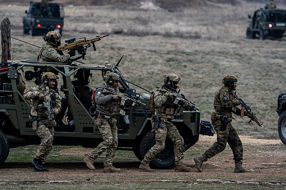 Гарантії миру й іноземні війська: як США та Європа хочуть захистити Україну від Росії