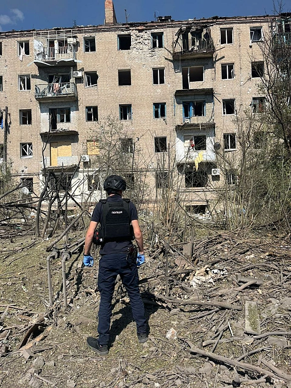 Росіяни із “Смерчів” атакували ринок у Костянтинівці: відомо про трьох загиблих та чотирьох поранених, є руйнування