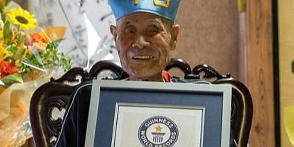 102-річний чоловий піднявся на найвищу гору Японії й потрапив у Книгу рекордів Гіннеса