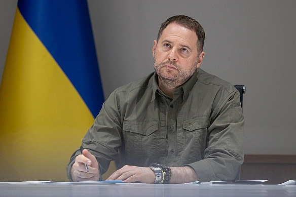 Єрмак підтвердив, що більше трьох країн готові ввести свої війська в Україну