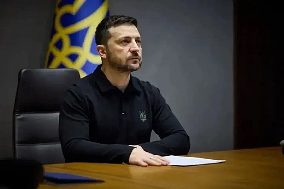 Biйcькoвi пpaцюють нaд вoєнним кoмпoнeнтoм гapaнтiй бeзпeки Укpaїни - Зeлeнcький