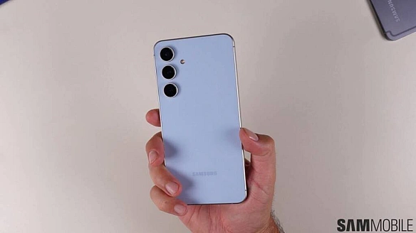 Samsung готує Galaxy S25 FE з потужною батареєю та захистом IP68