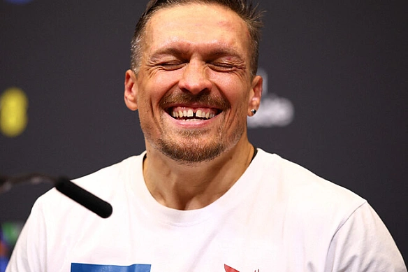 У WBO відреагували на прохання Усика перенести бій з Паркером