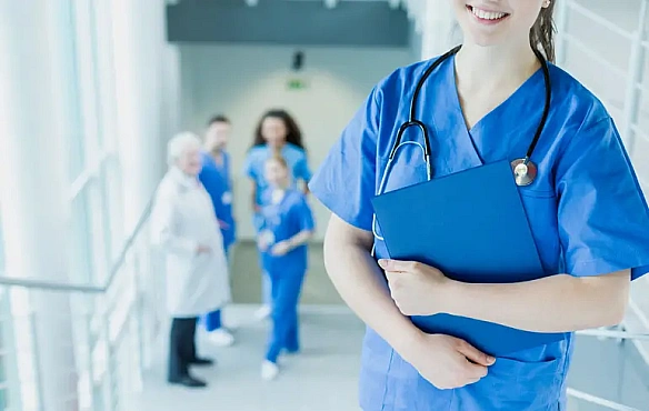 Допомога для молодих лікарів: хто може отримати 200 000 грн