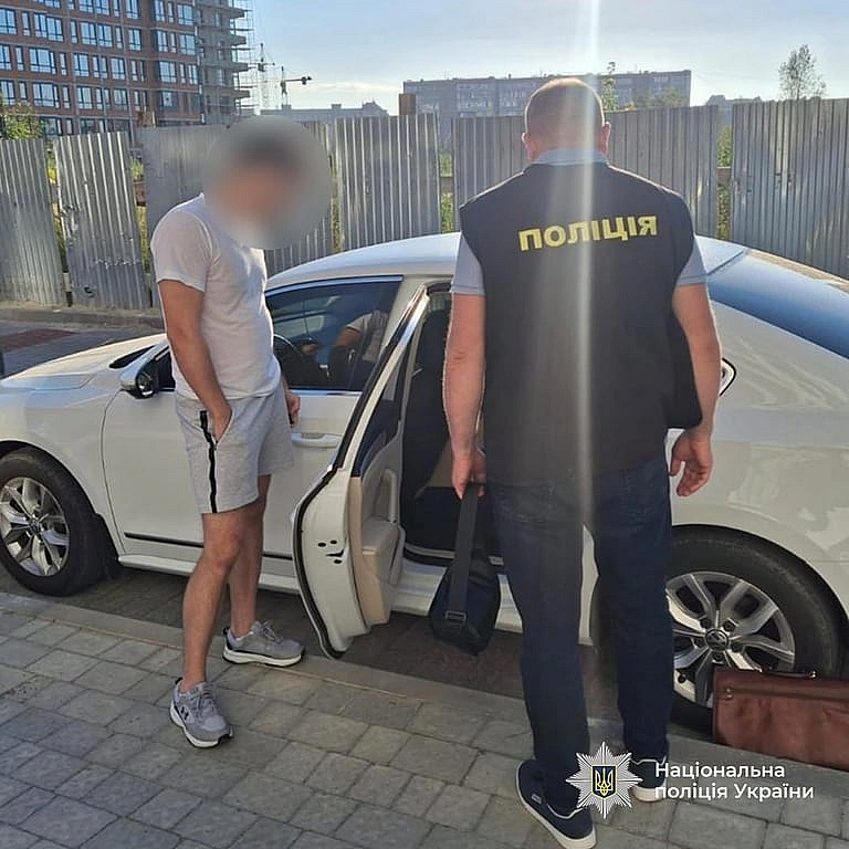 Поліція та ДБР викрили чергову схему ухилення від ЗСУ