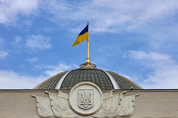 До Ради внесли законопроєкт про дозвіл на виїзд за кордон чоловікам до 22 років: що відомо