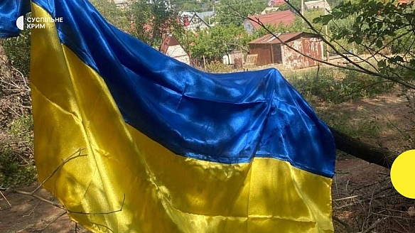 Український прапор підняли у окупованому Сімферополі — 