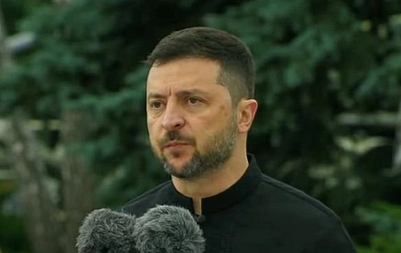 Зеленський привітав з Днем Державного прапора