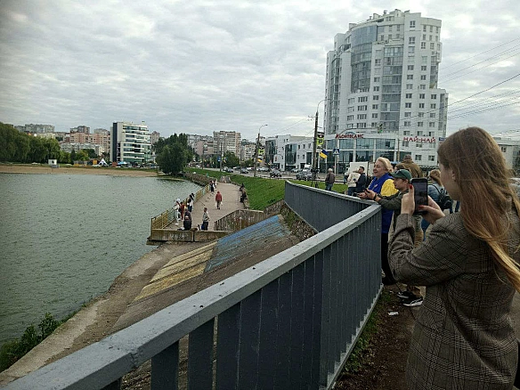 День Державного прапора: у Хмельницькому урочисто підняли синьо-жовтий та червоно-чорний стяги
