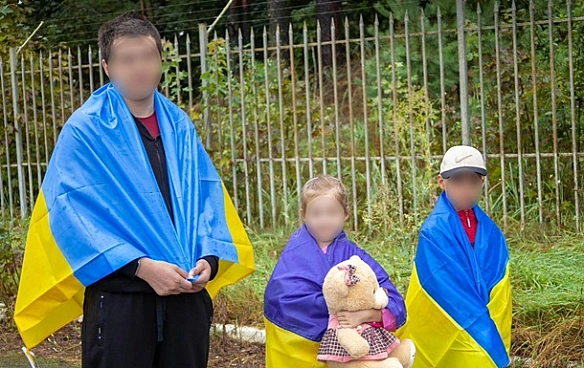 До України повернули трьох дітей та хлопця, яких окупанти вивезли до РФ