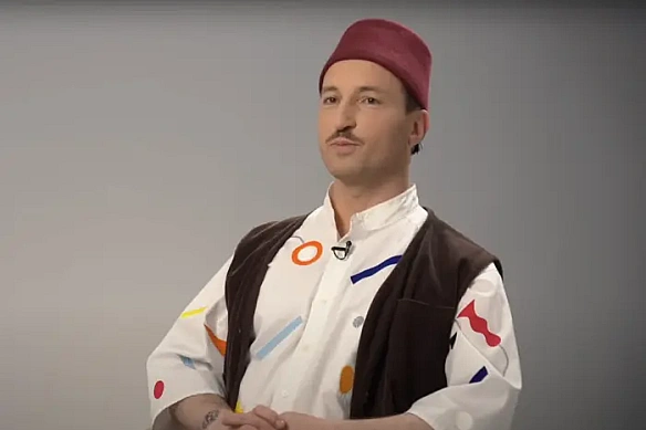 Кримськотатарський блогер розкритикував Клопотенка через рецепт чебуреків