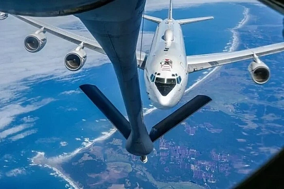 Літак ядерного командування США здійснив «незвичайний» політ біля Гренландії – Newsweek